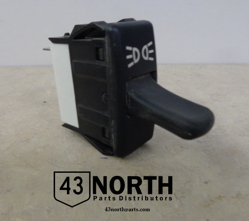 P27-1040-05 Used Kenworth Toggle Switch (Marker/Clearance Lights- short toggle)